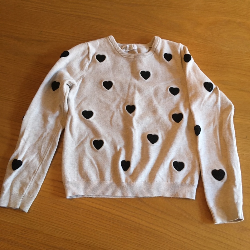 H&M girls sweater with black hearts